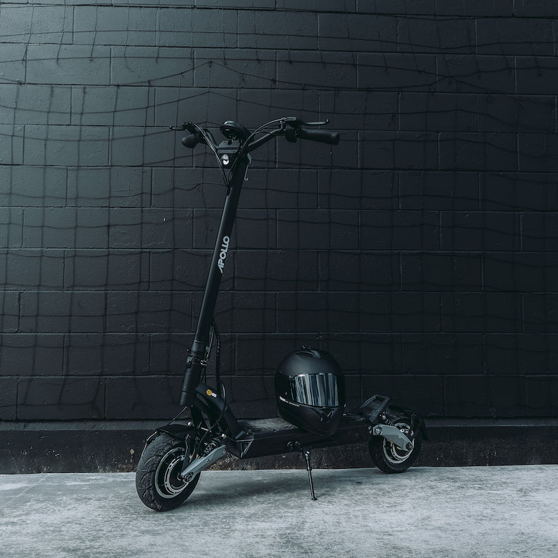 Apollo Phantom V4 Electric Scooter