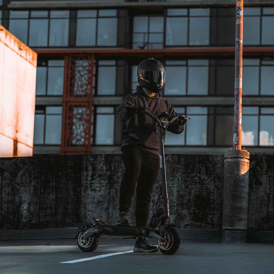 Apollo Phantom V4 Electric Scooter