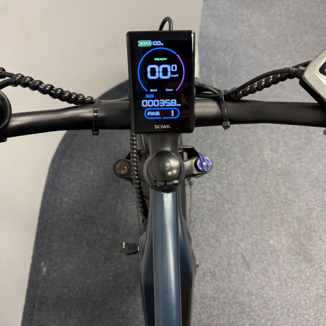 Vélo électrique à gros pneus EB880 (boîte ouverte)