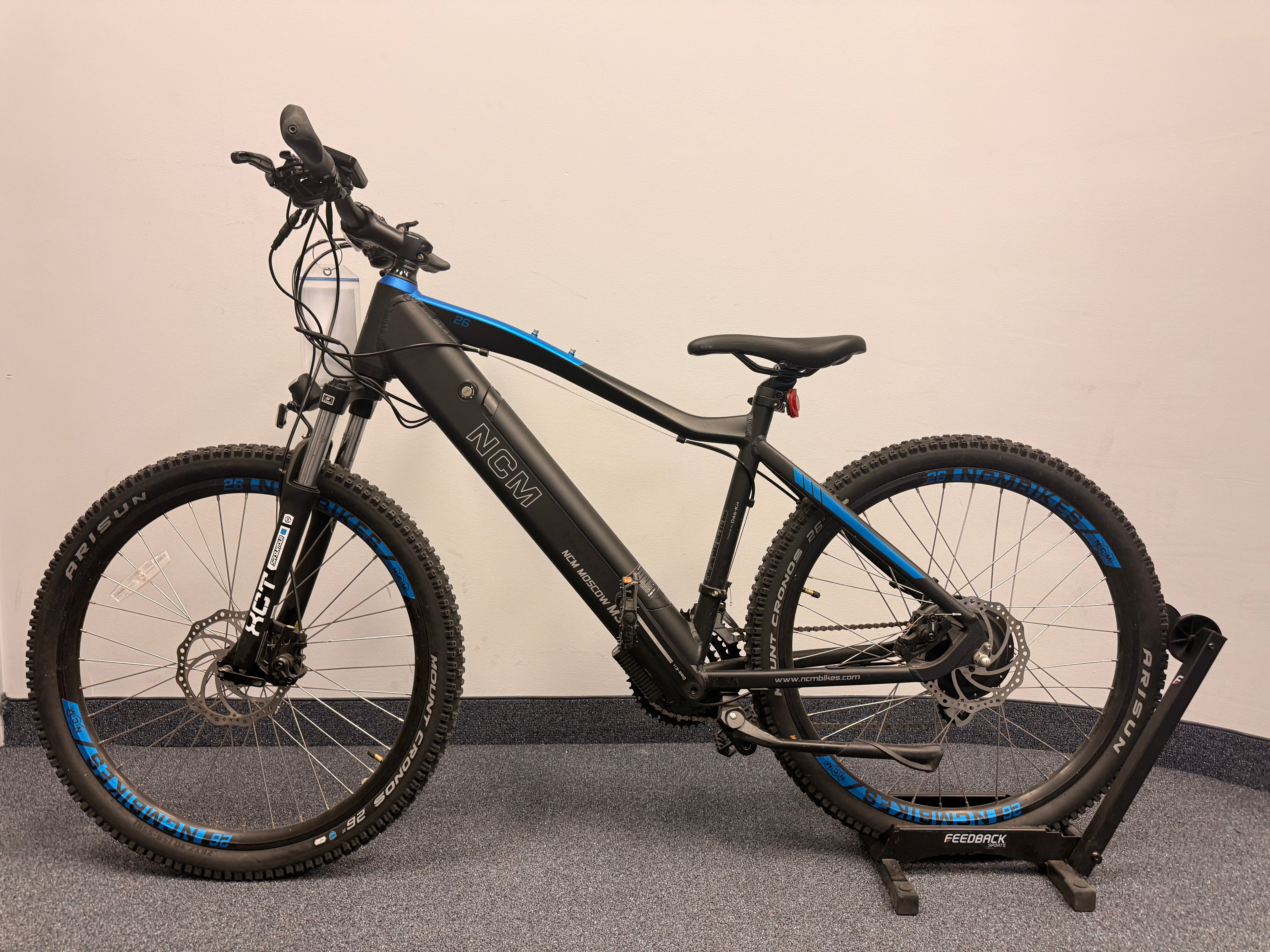 Open box Moscow M3 26" with full