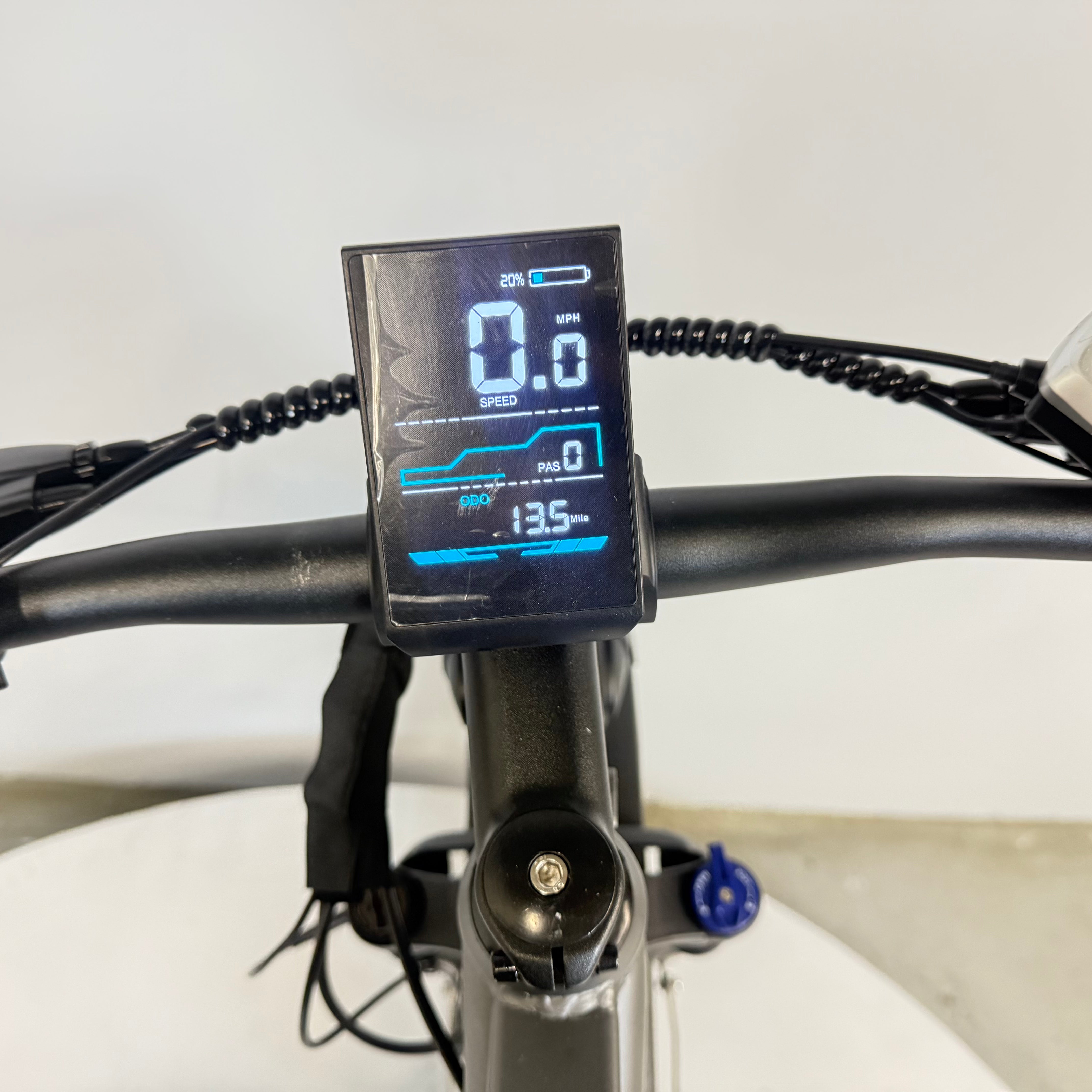 EB5 Max, boîte ouverte