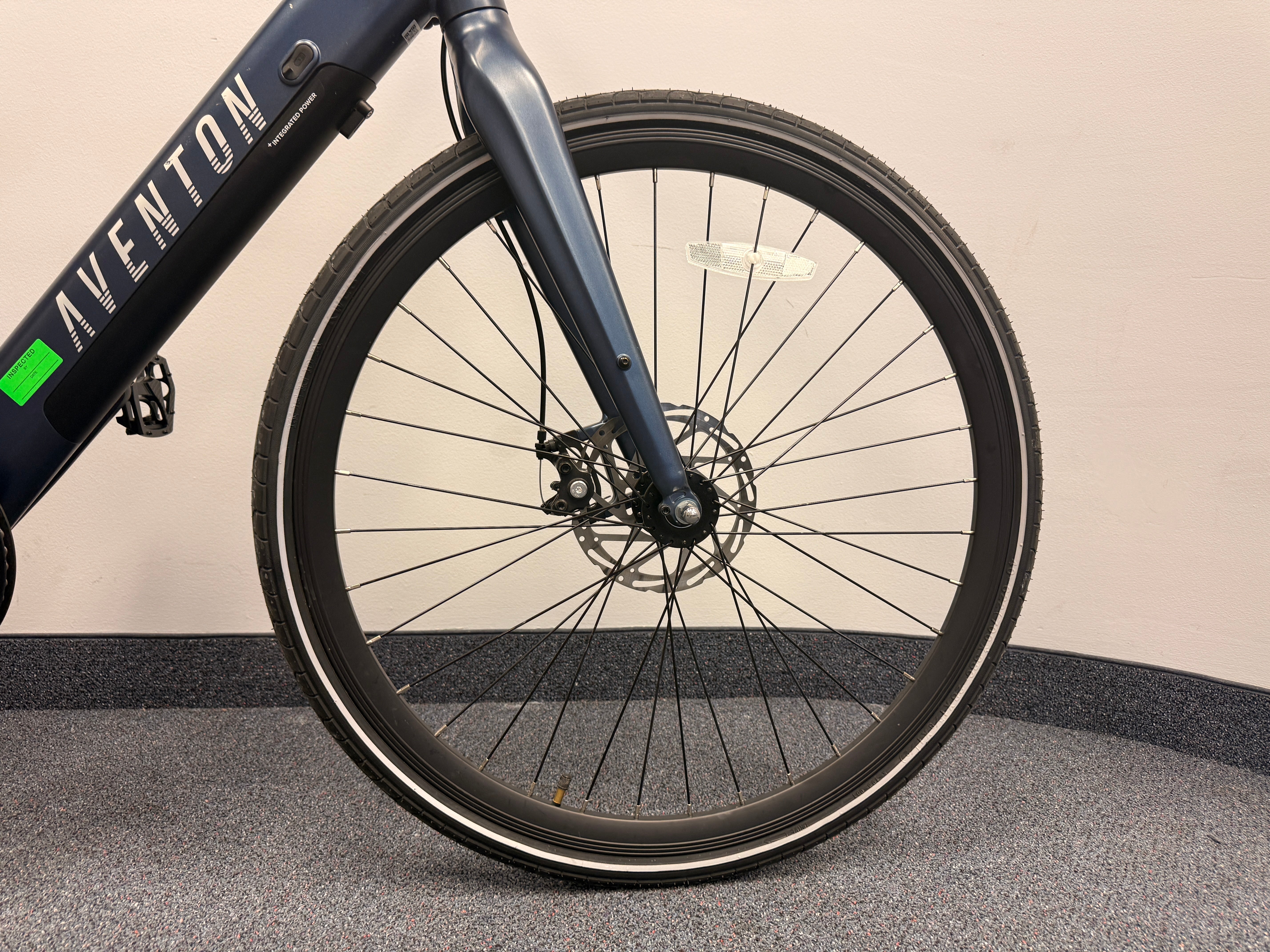 Open_box_aventon_soltera_2_blue
