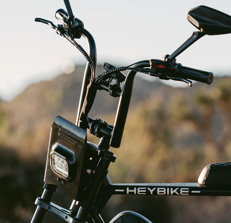 Twist Throttle-Heybike Saturn Moped-Style Electric Bike