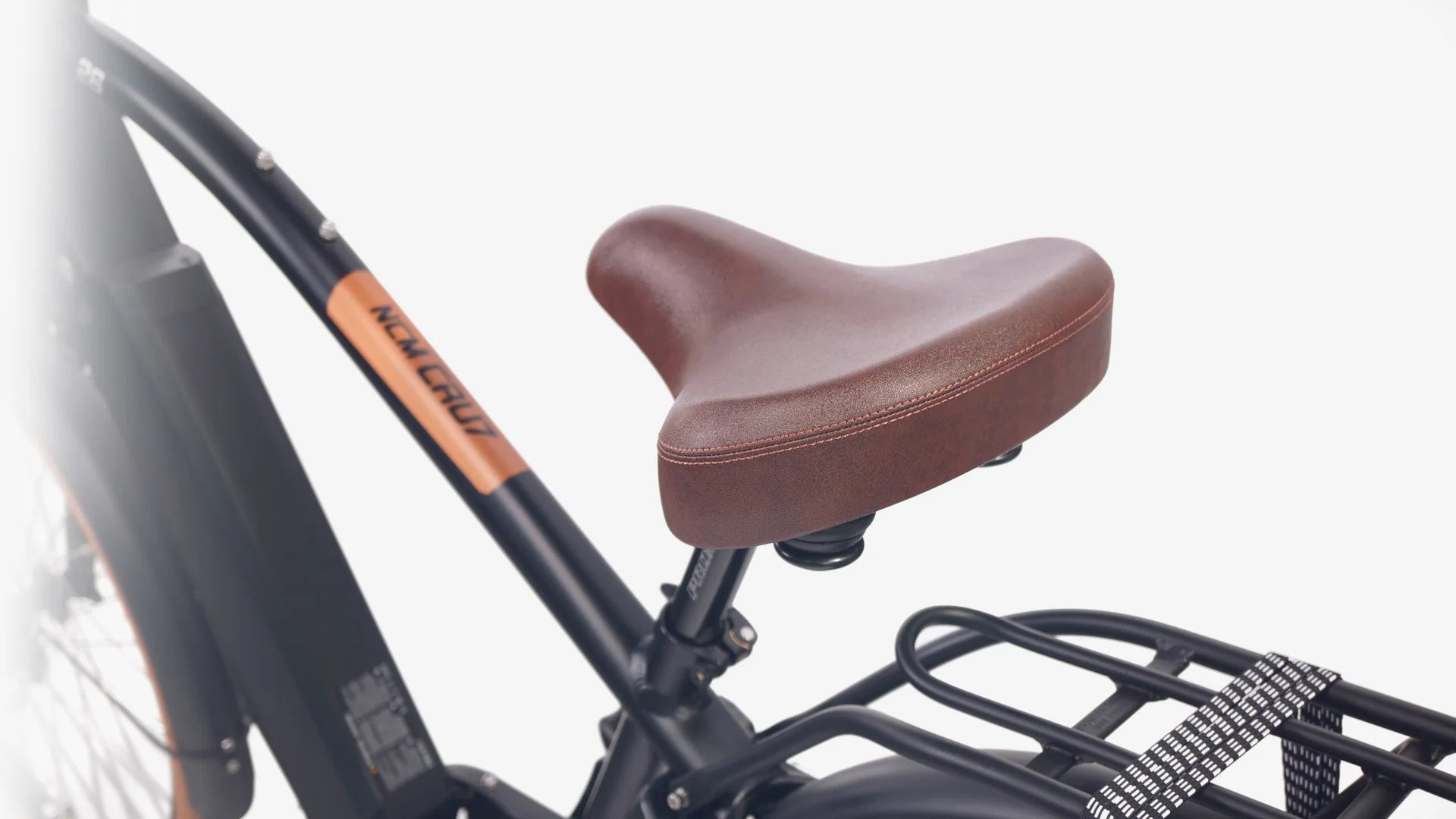 Saddle_a3812abe-8ceb-4e91-8d1d-a09bcfe13fbc
