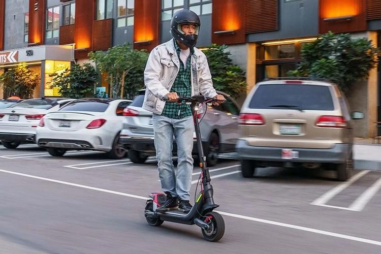 segway-kickscooter-p100s-1