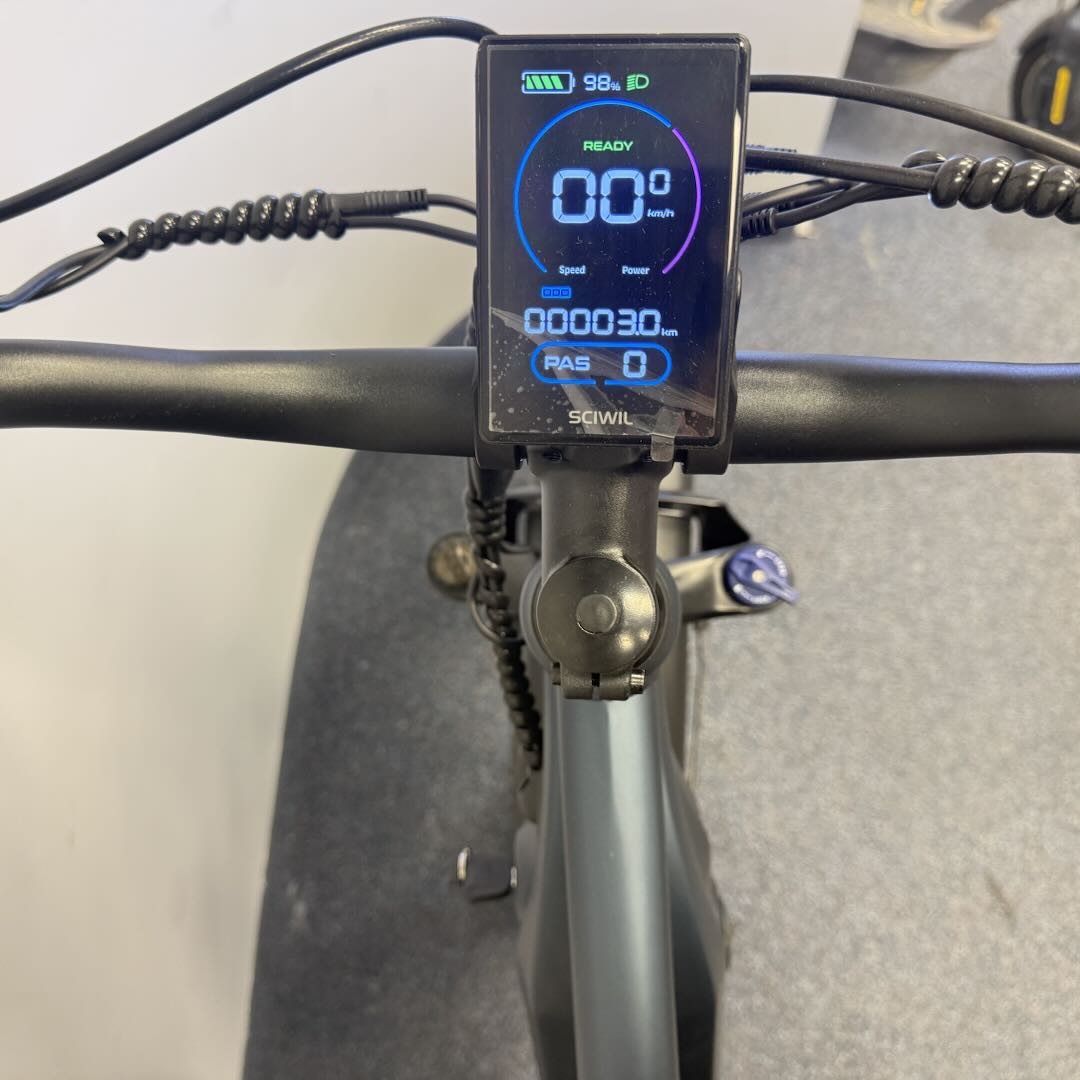 EZbike-BLUTRON-Certified Pre-Owned EB880 Electric Fat Tire Bike