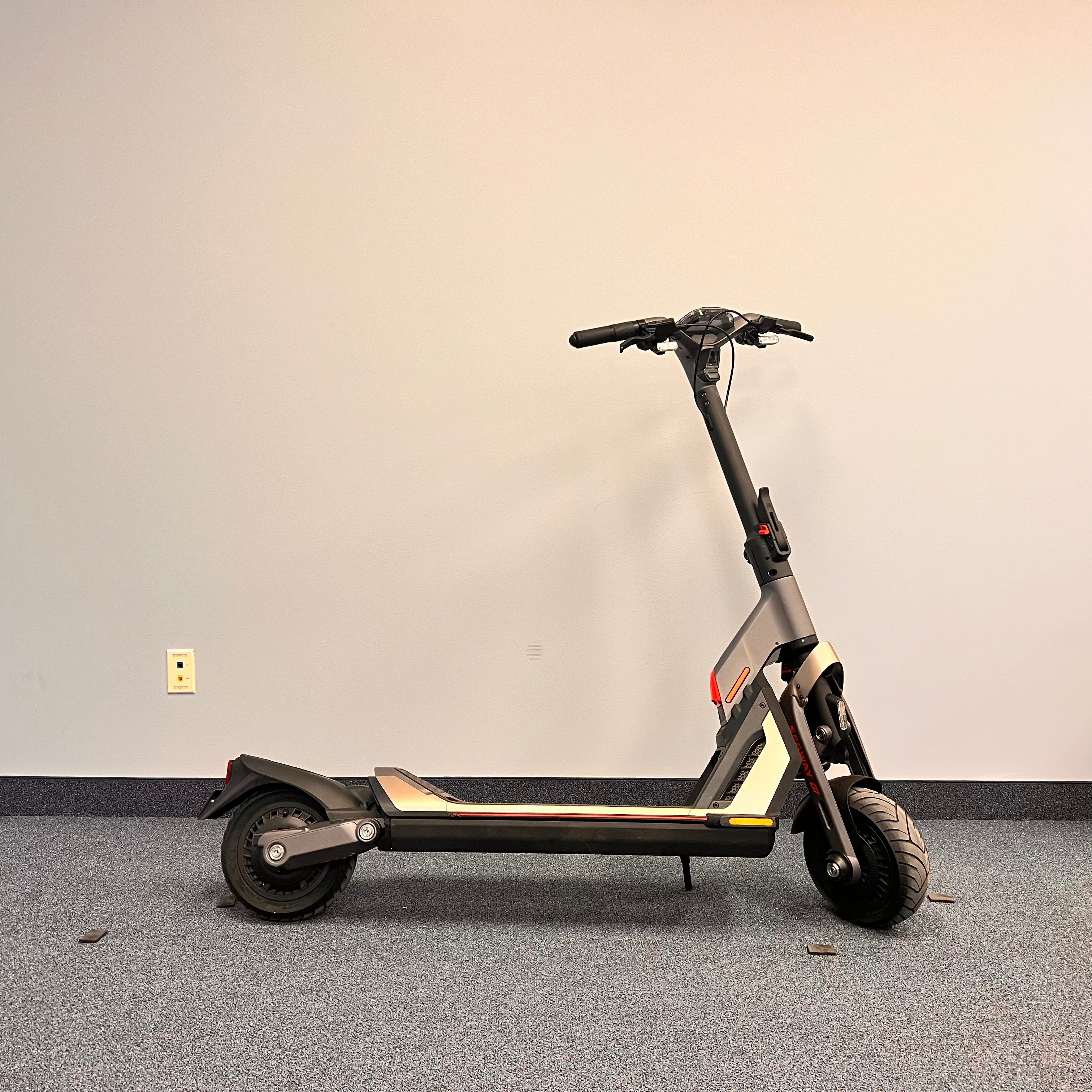 EZbike-Certified Pre-Owned GT Series Super Scooter-Segway