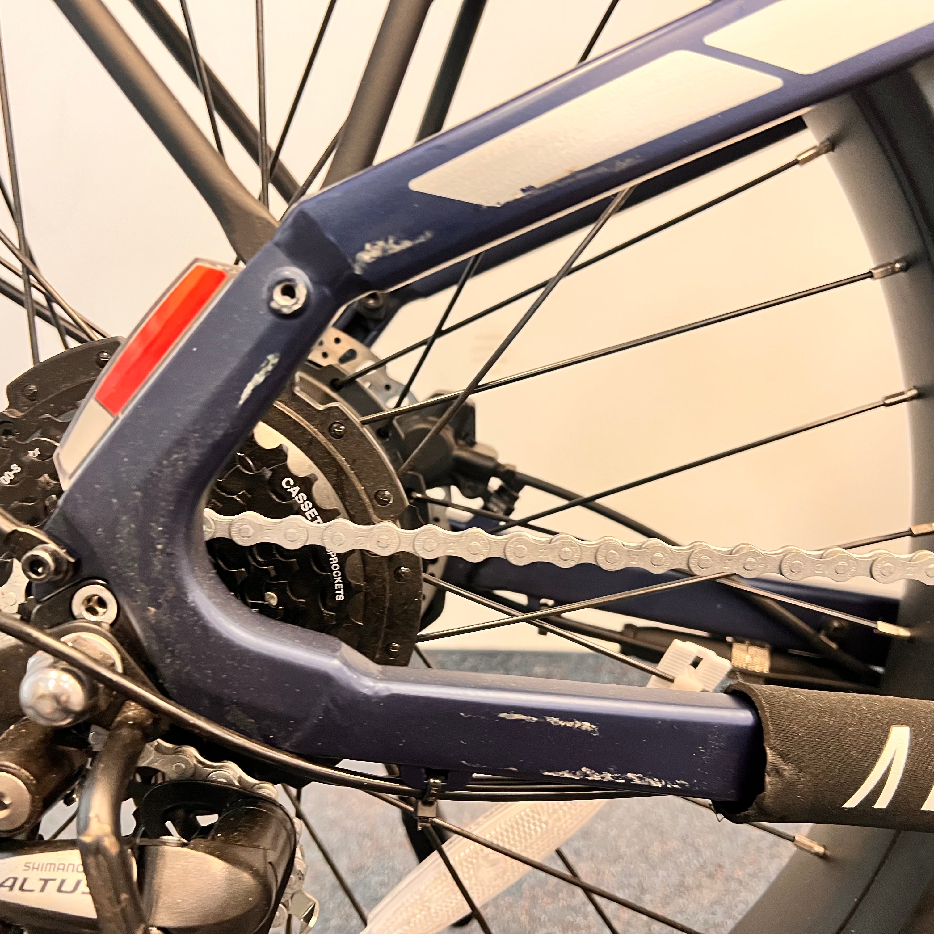 EZbike Canada : Aventon Demo Aventure 2 Step-Through Cobalt < 5 KM