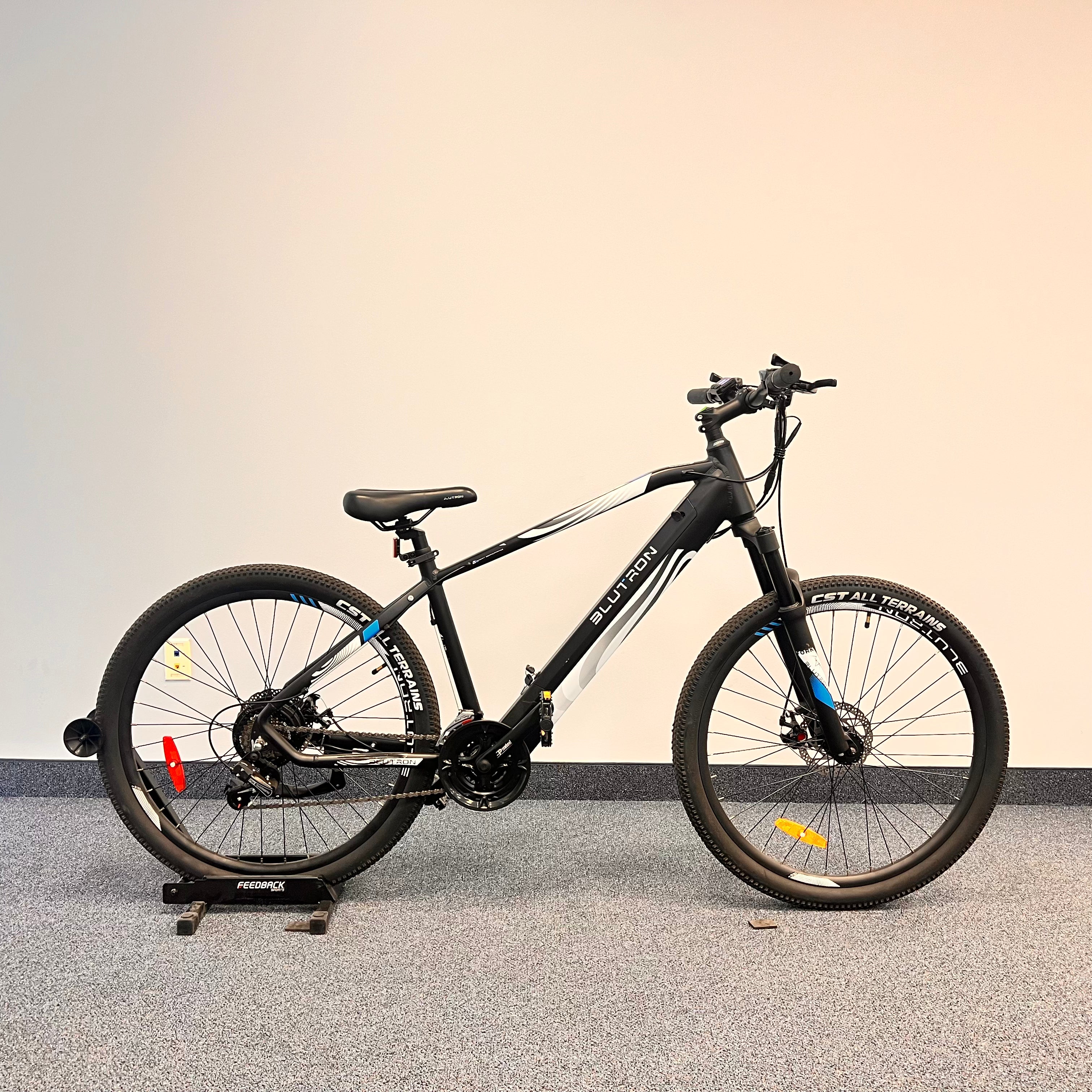 EZbike Canada : Blutron Certified Pre-Owned EB760 Step Over Black 81 KM