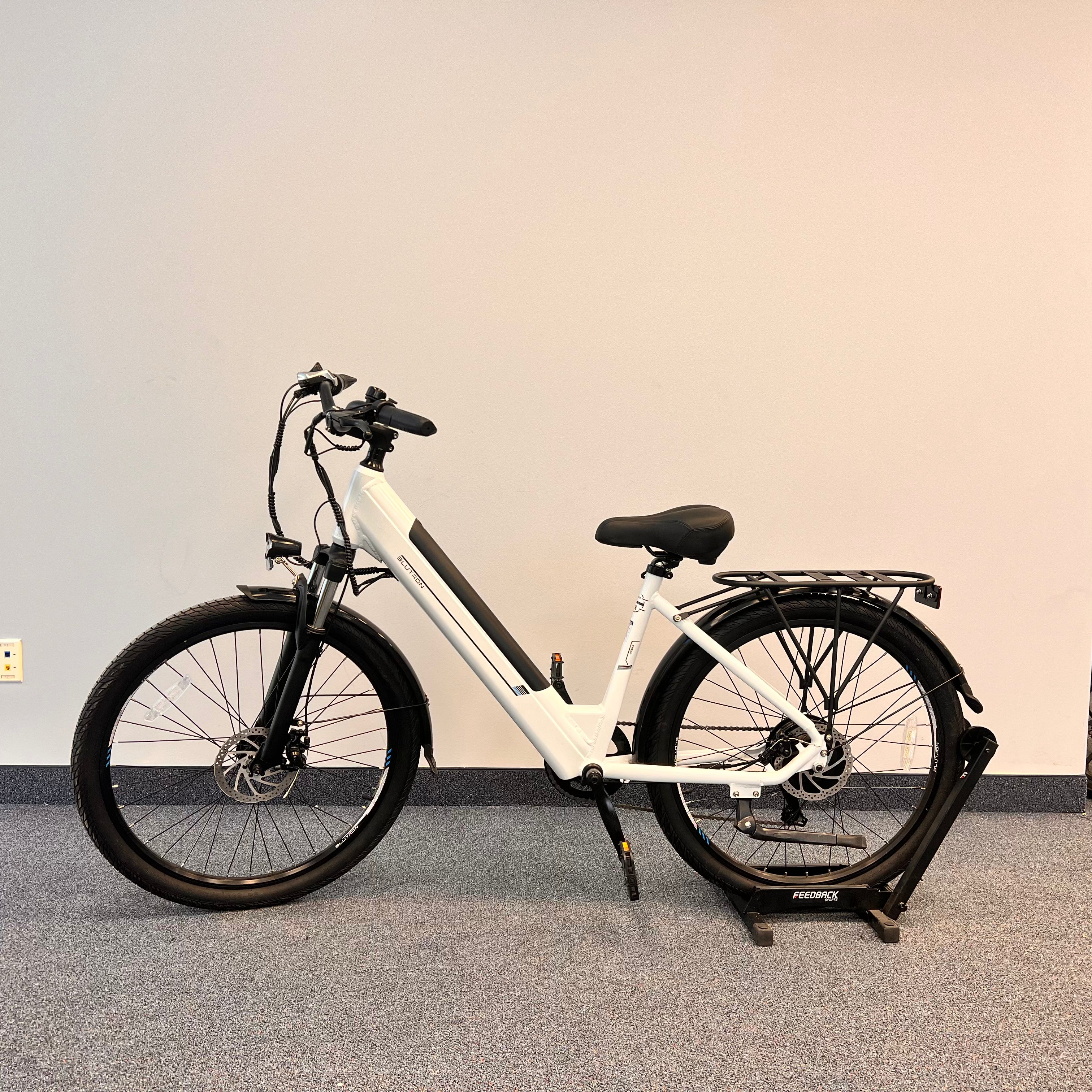 EZbike Canada : Demo EB650 Step Through White 0 KM R038