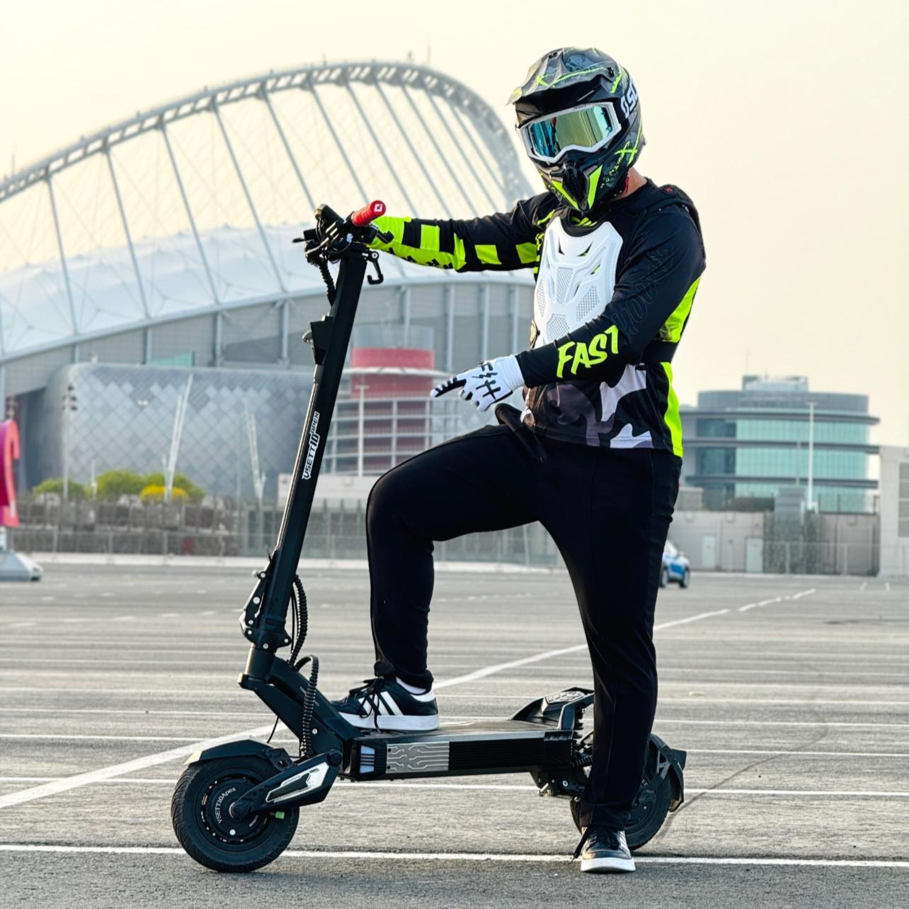 EZbike Canada : Vsett 10+ APEX E-Scooter (25.6 AH LG CELLS)