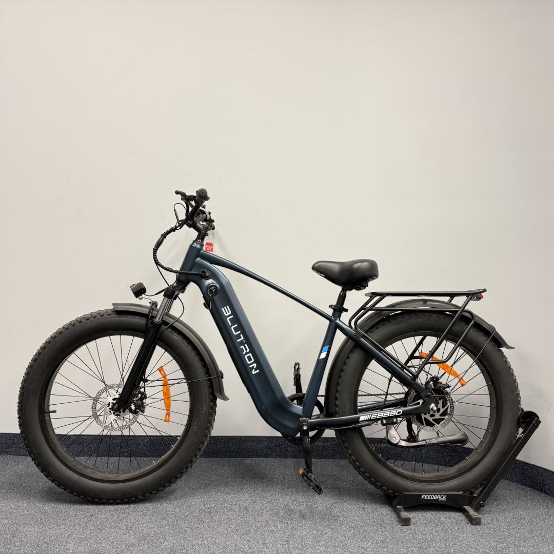 Vélo électrique à gros pneus EB880 (boîte ouverte)