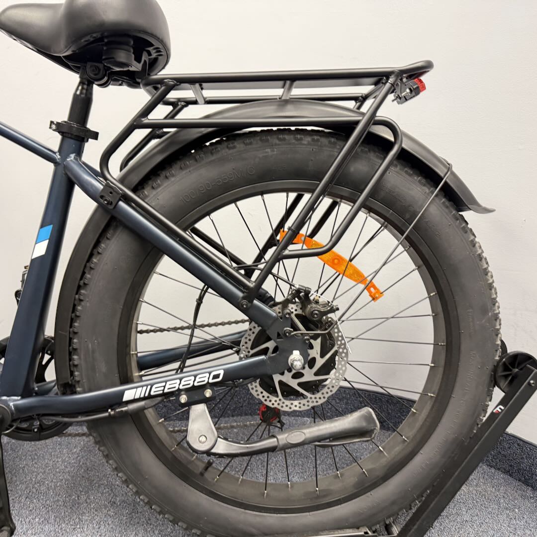 Vélo électrique à gros pneus EB880 (boîte ouverte)