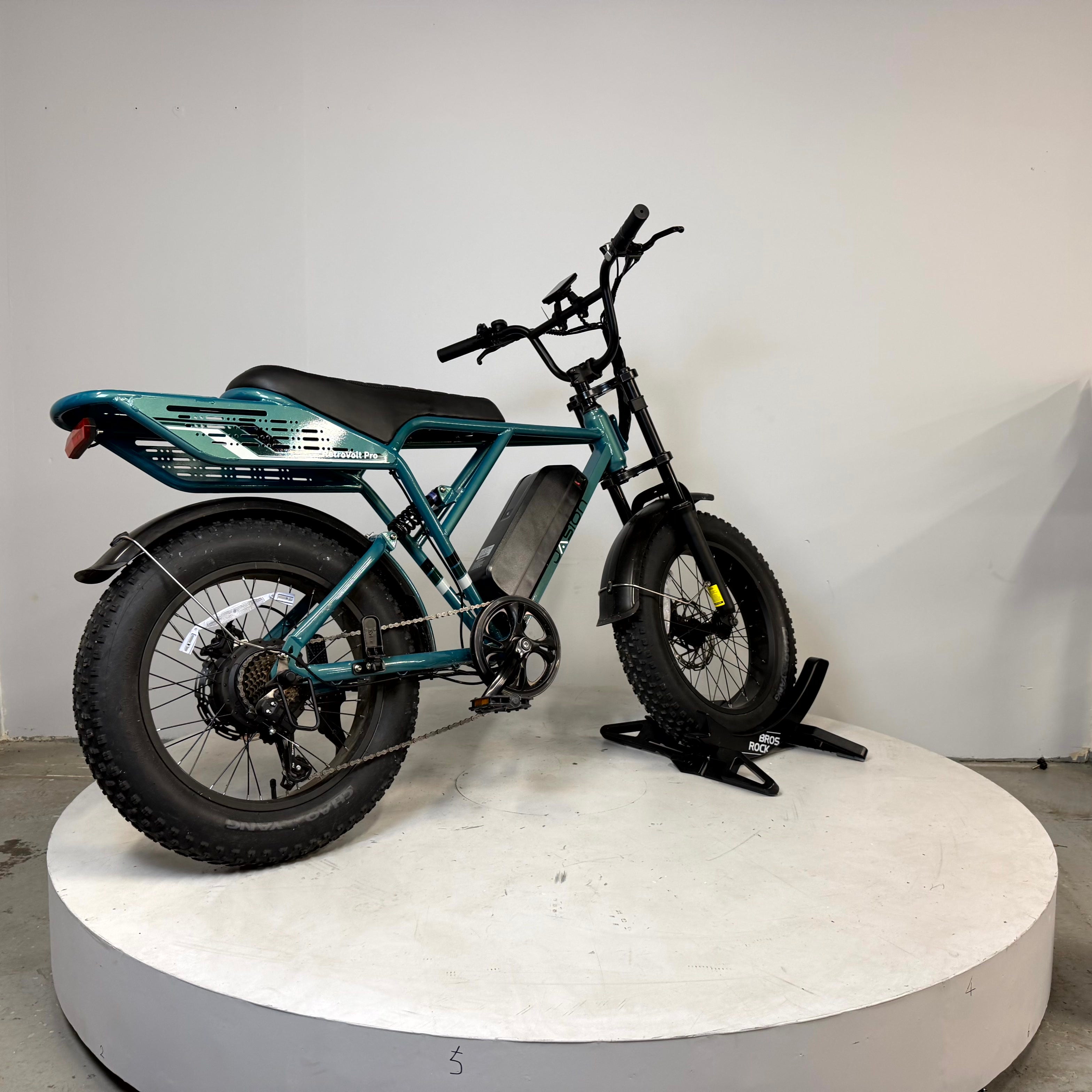Jaison Pre-Owned Retro Volt Pro