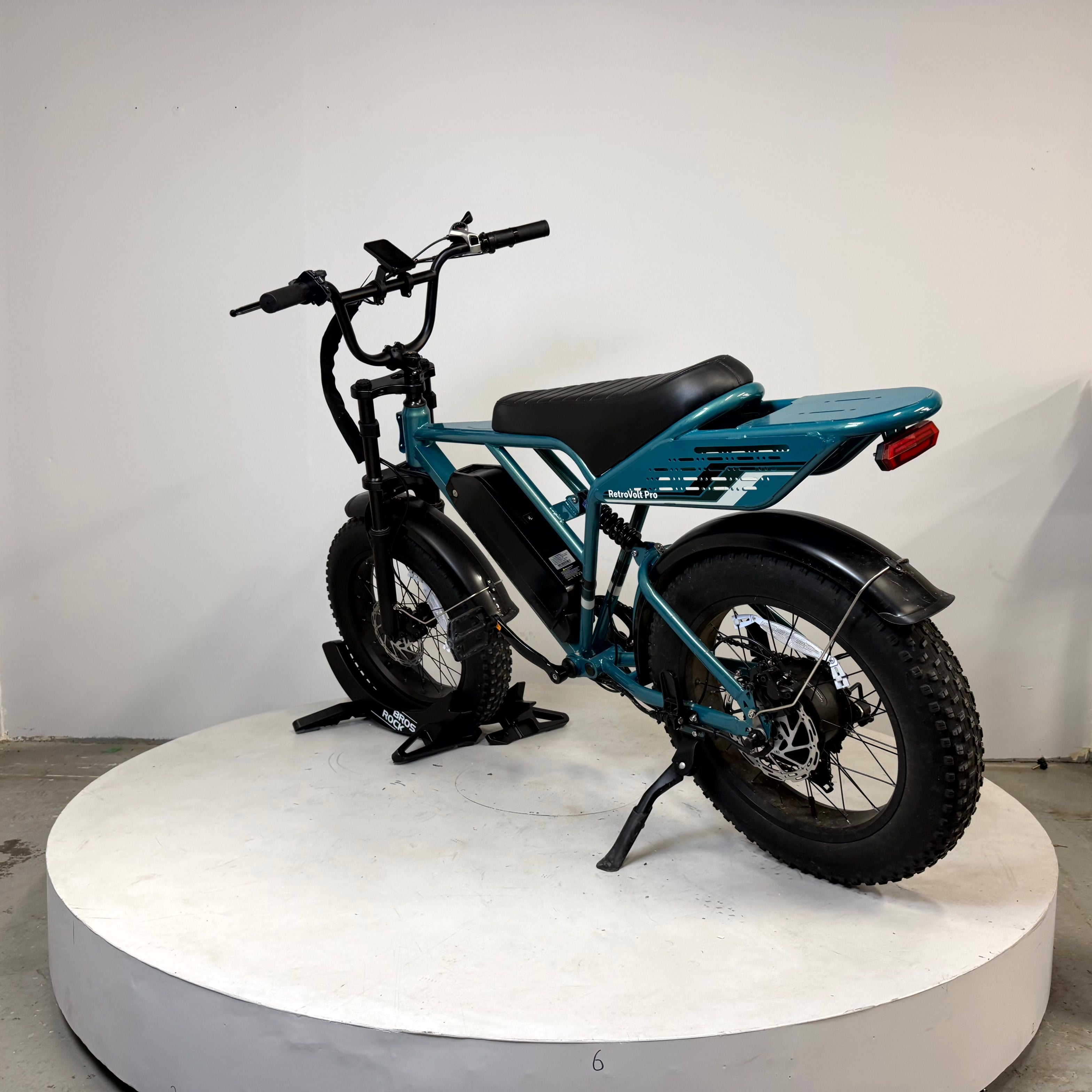 Jaison Pre-Owned Retro Volt Pro
