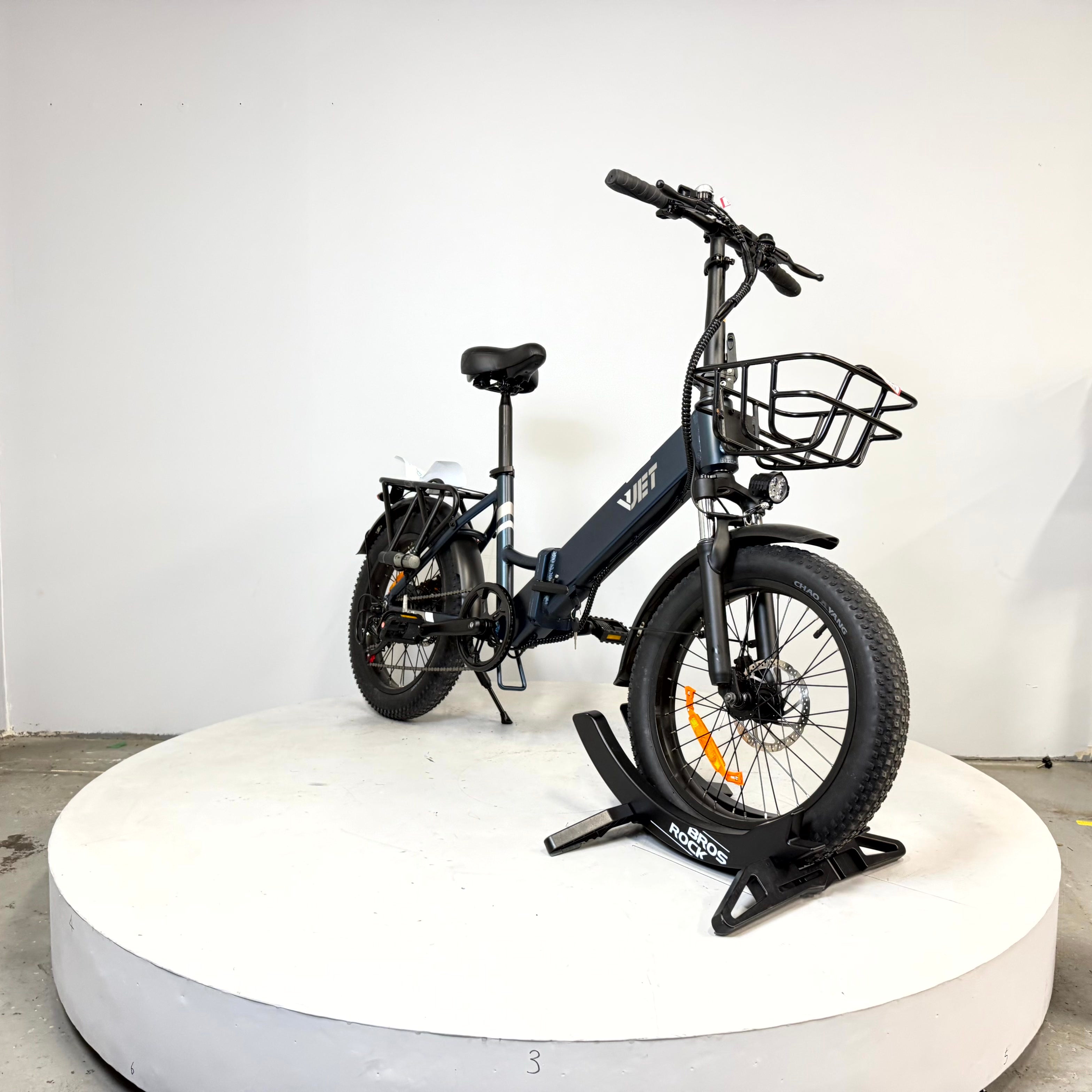 VJET Pre-Owned U1