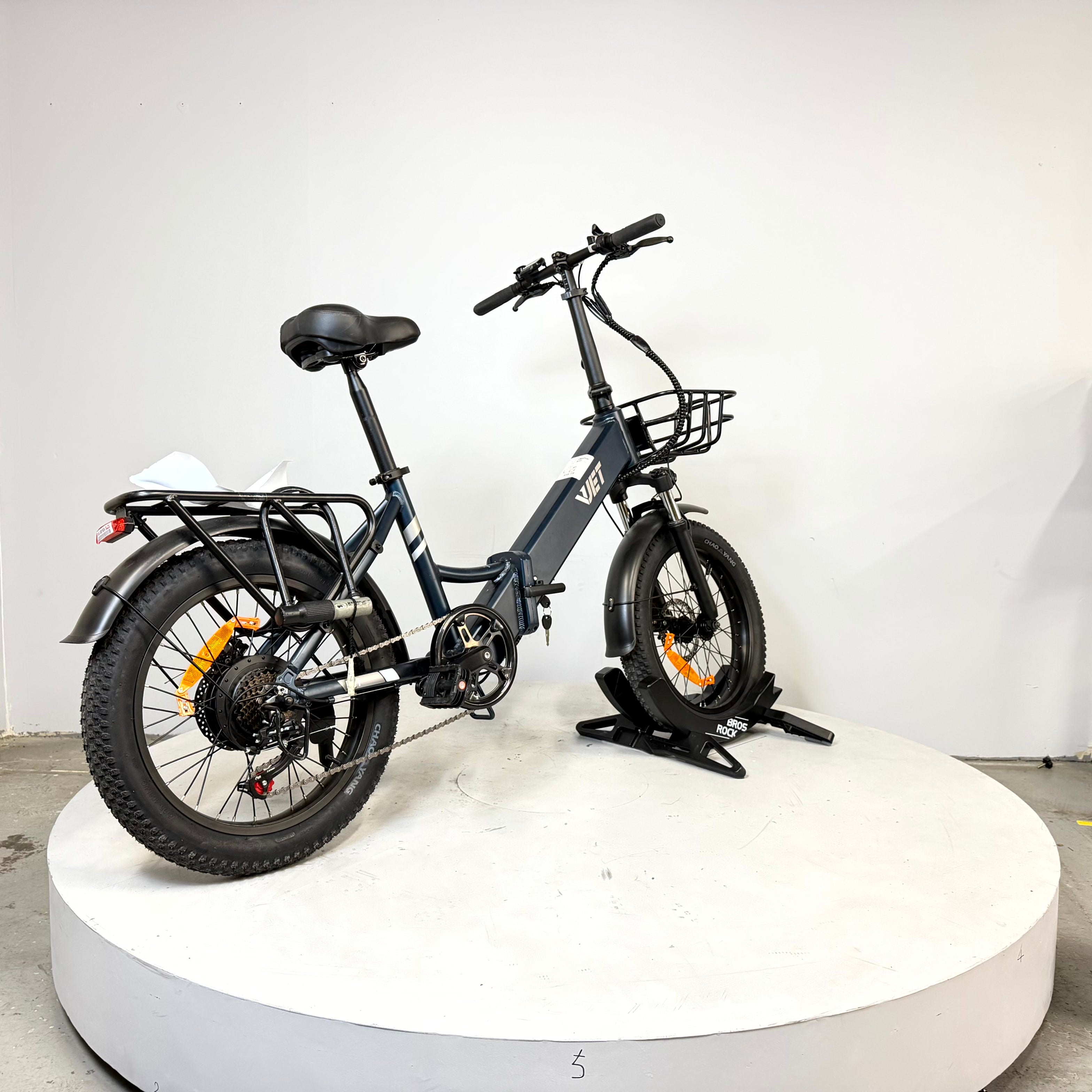 VJET Pre-Owned U1