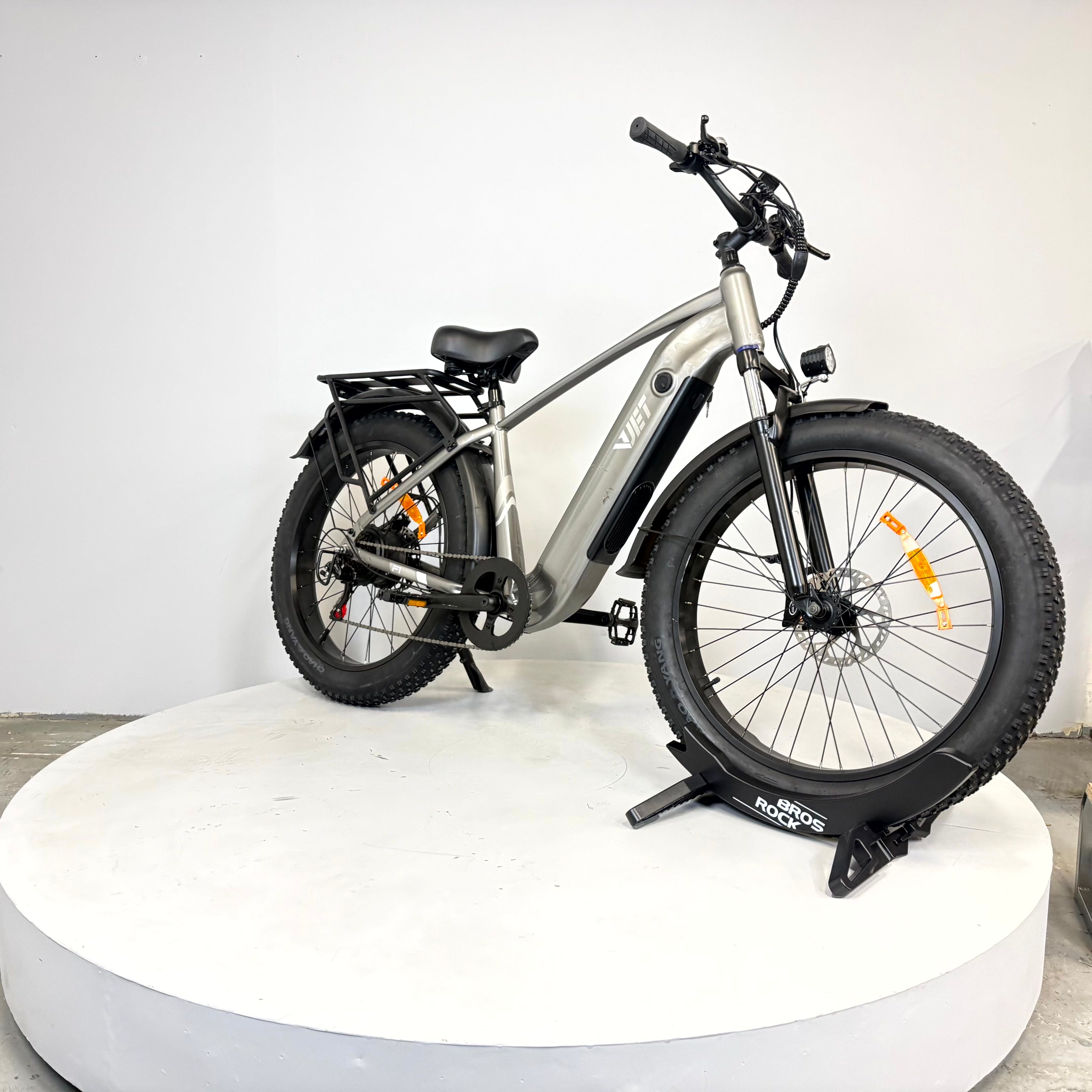 VJET Pre-Owned F1