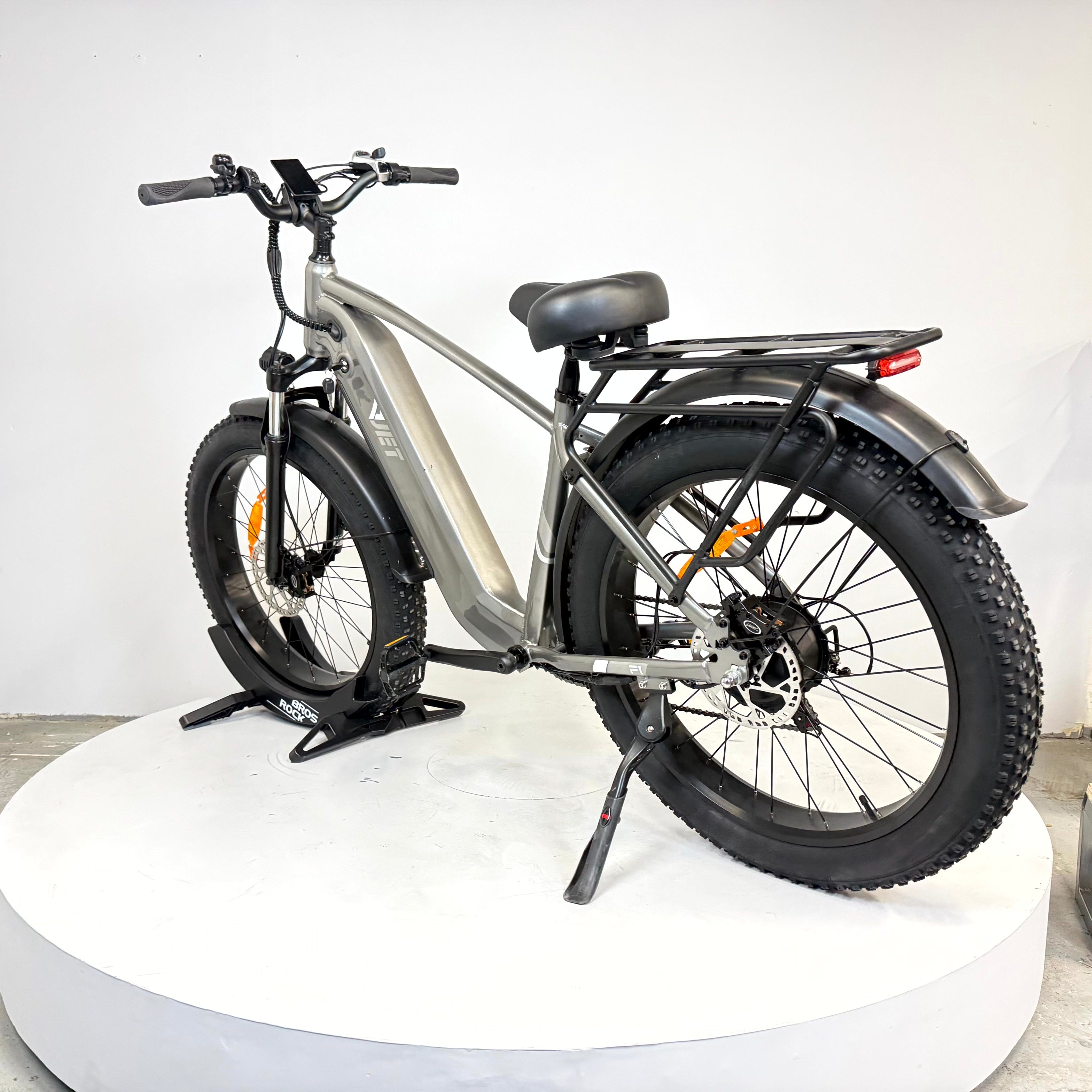 VJET Pre-Owned F1