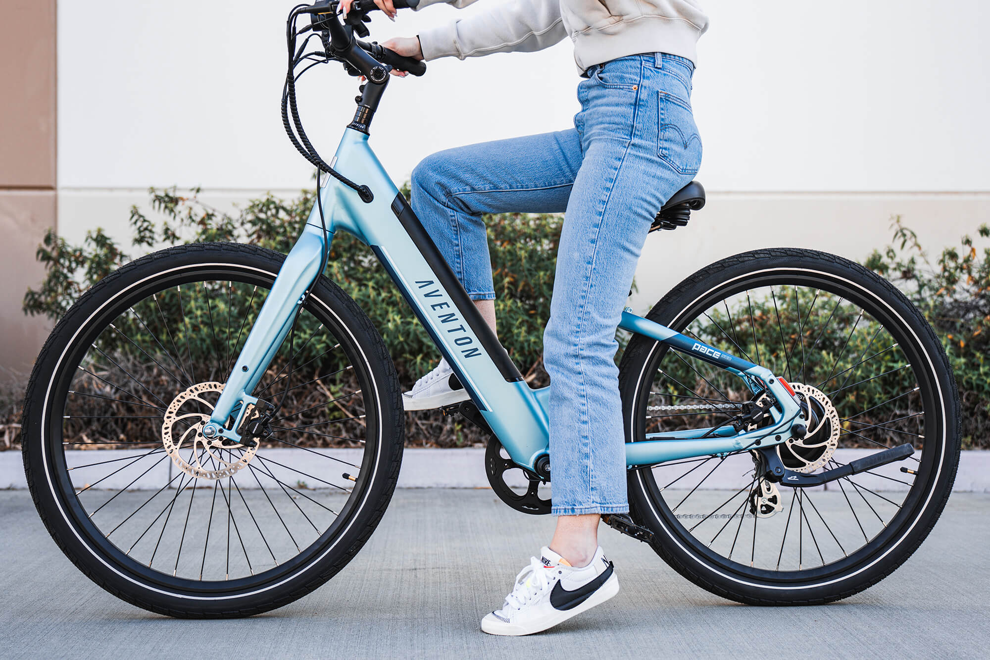 Pace 500.3 Step-Through E-Bike with Free Battery